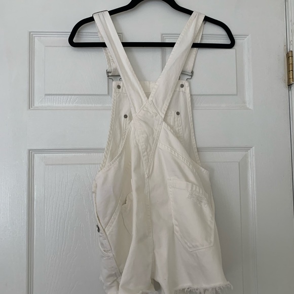 Blank NYC White Overall Distressed Shorts - I114 - Picture 5 of 5